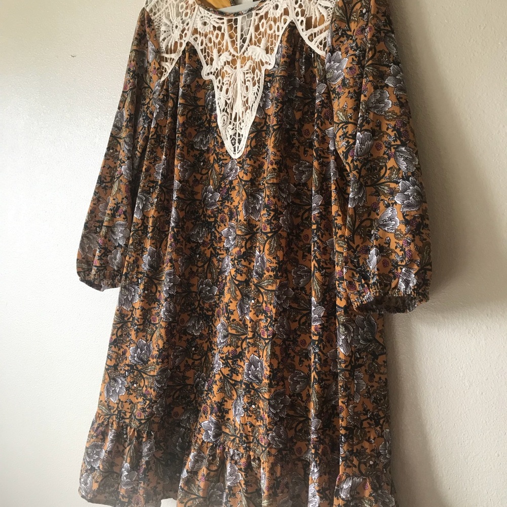 Boutique Dress - Picture 5 of 6